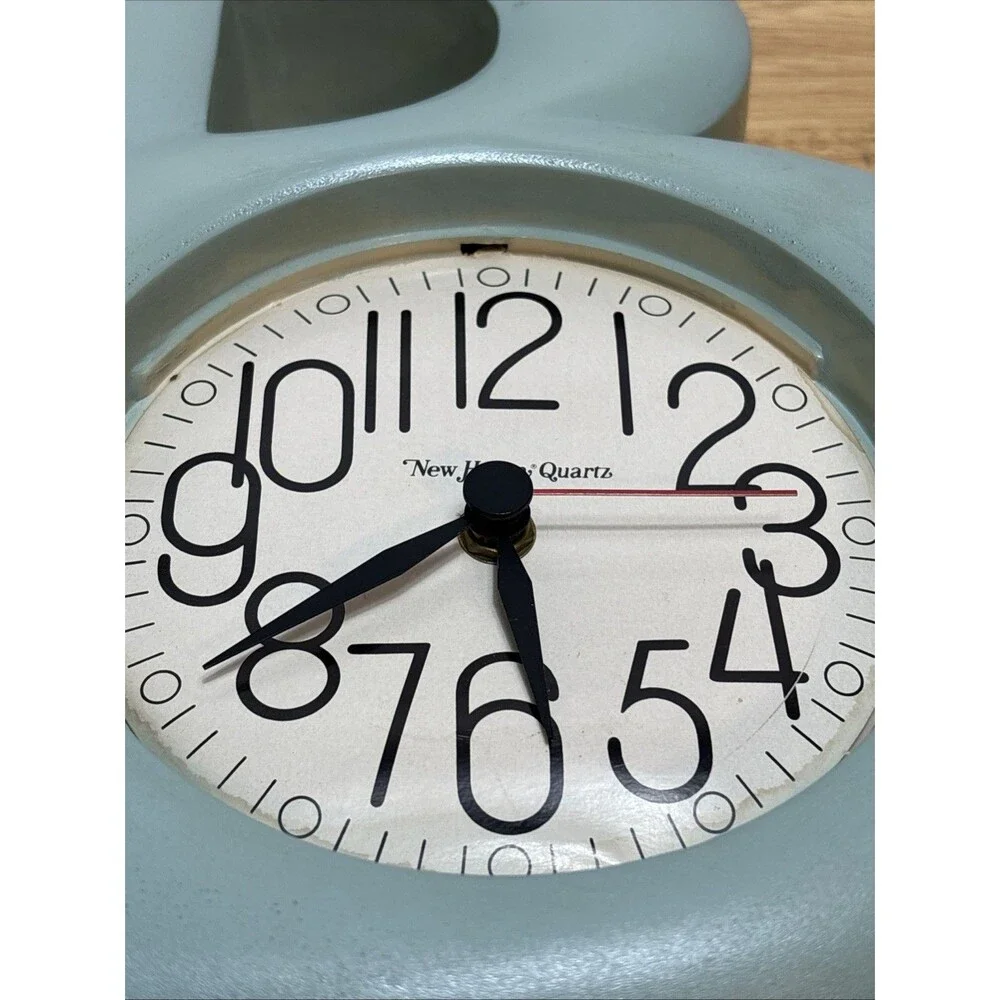 Vintage Burwood Bath Wall Clock Blue New Haven Quartz 1983 Retro READ - Picture 8 of 8